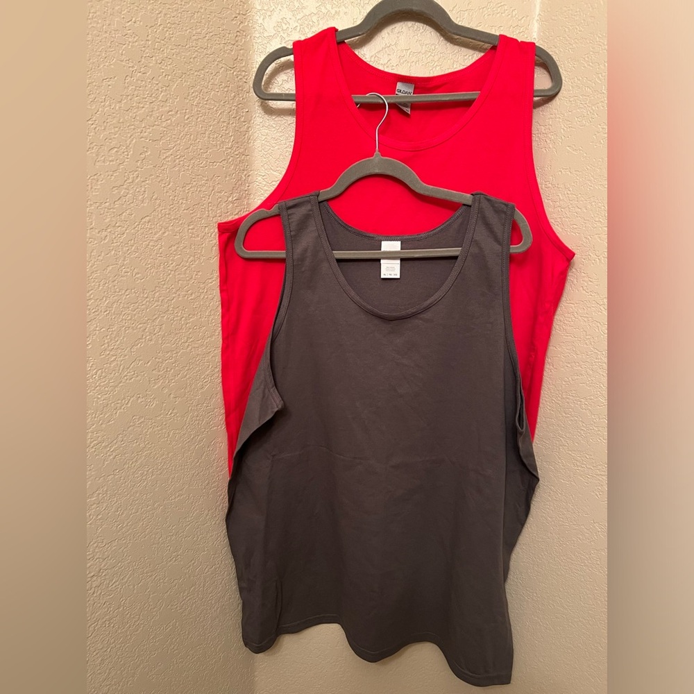 2 NWOT Gildan Men’s Tanks XL